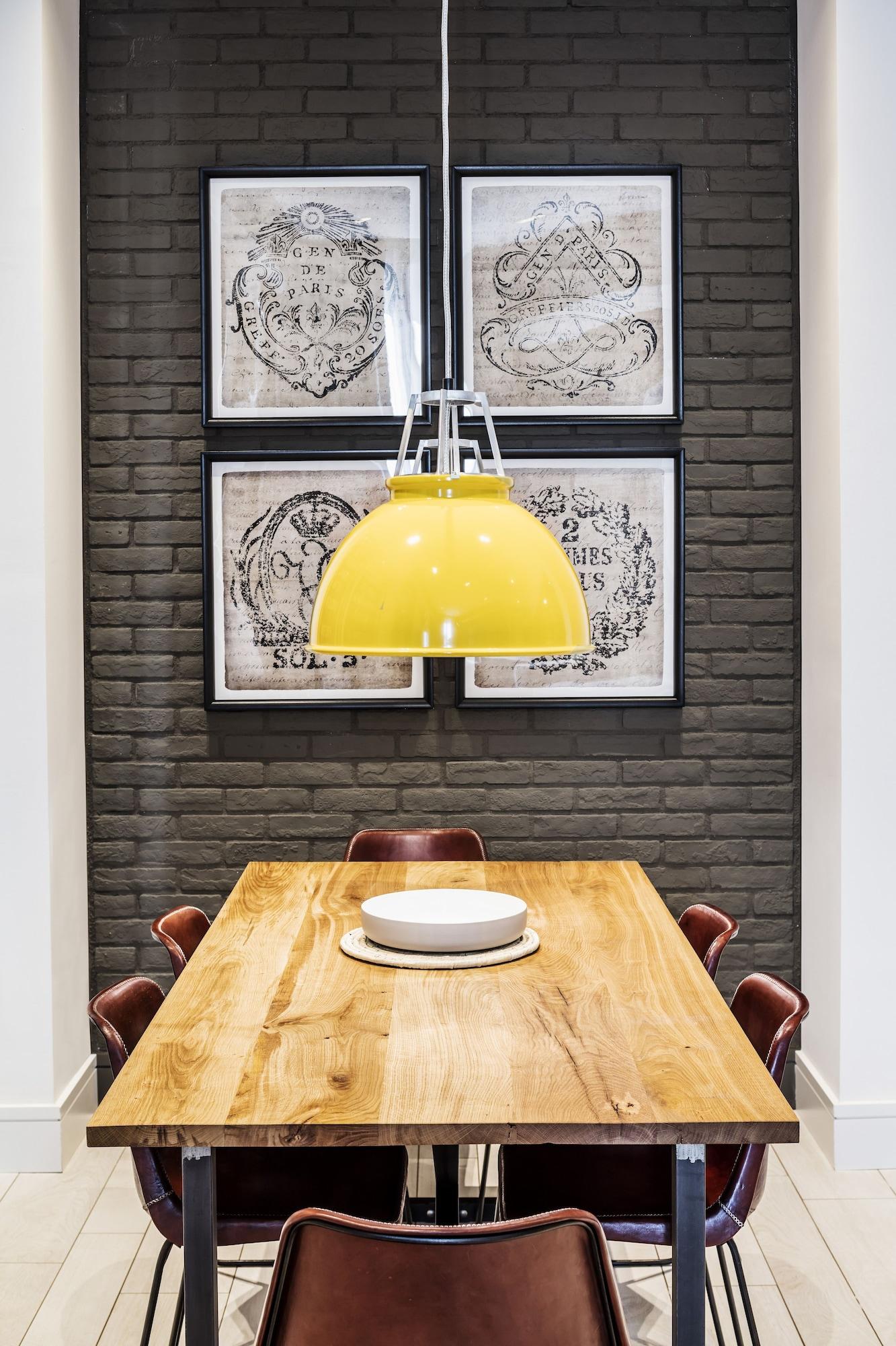 Midtown Apartment